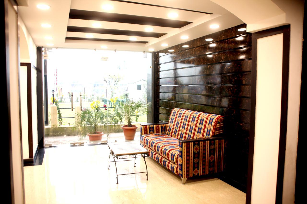 Hotel New Park At Dal Lake Srinagar  Bagian luar foto